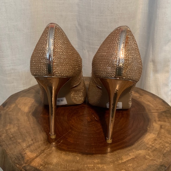 Charlotte Russe Rose Gold shimmery High heels sz 9 - Picture 3 of 9